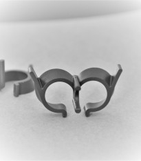 Spona dvojitá Twinhook na lodyhy rajčat - plastová - prodej pěstebních pomůcek - 7 ks