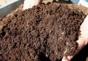 Kompost – nepostradatelná surovina každého pěstitele